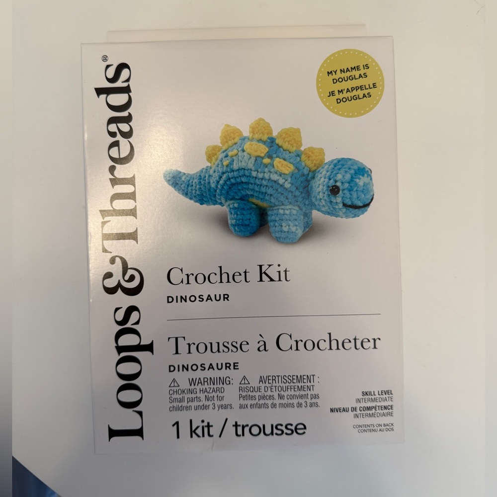 Intermediate Dinosaur Amigurumi Crochet Kit by Loops &‎ Threads